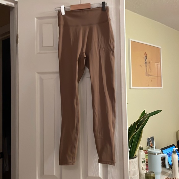 Camel Brown Women’s Leggings - Picture 4 of 4